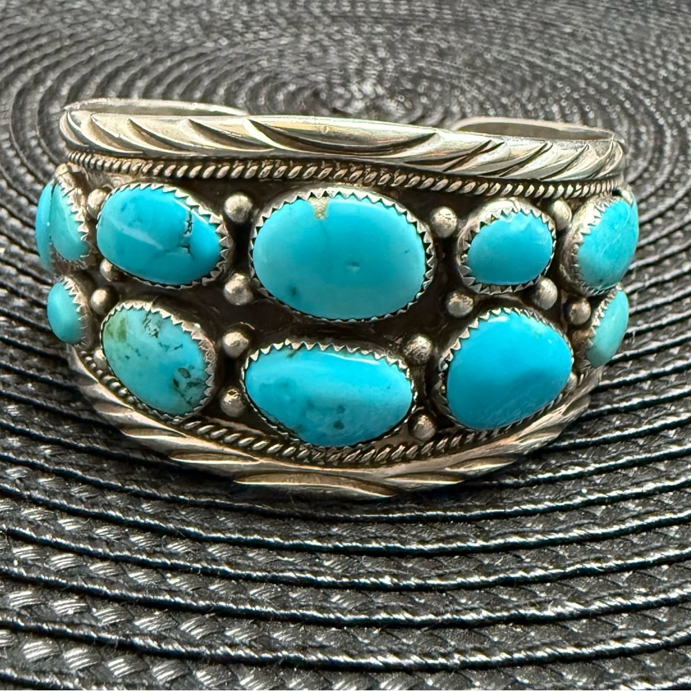 Vintage 70s Navajo Turquoise Silver Cuff Bracelet